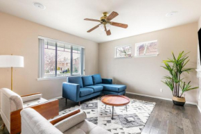 Issaquah 4br w workspace backyard nr dining SEA-676